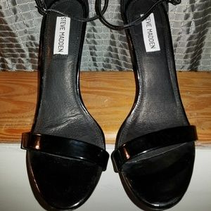 Black Steve Madden Straps